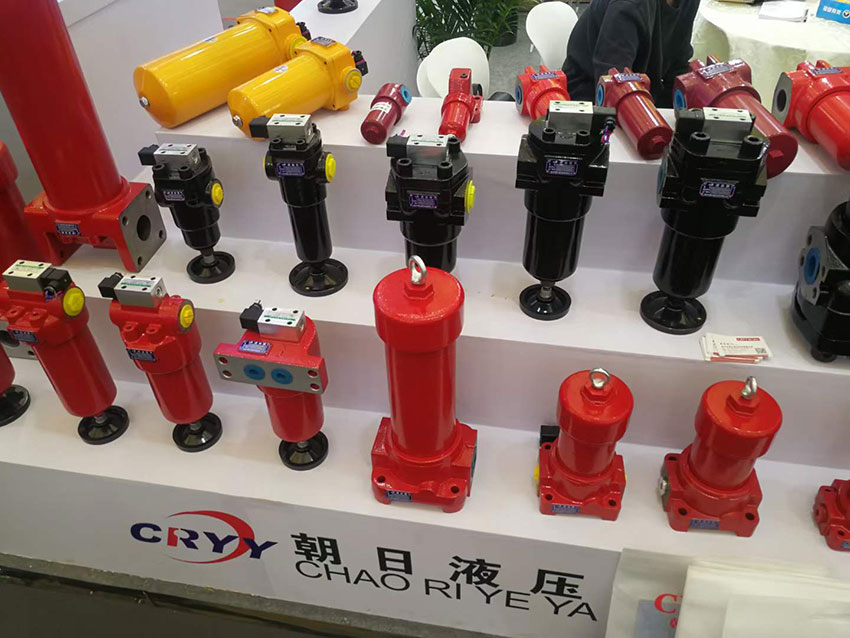 隨著生產(chǎn)制造業(yè)的發(fā)展，液壓配件作為機(jī)械的零件之一被廣泛使用，其中液壓配件起著不可或缺的作用，因?yàn)槭菬o形的存在，所以容易被忽視，那么，下面跟著遠(yuǎn)征液壓一起了解下液壓配件生產(chǎn)應(yīng)符合技術(shù)和使用標(biāo)準(zhǔn)吧!